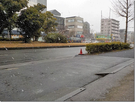 雪の日とタイヤ専門店アローバ