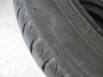 シトロエンC3のタイヤ交換　選んだタイヤは、ミシュランのクロスクライメート＋です