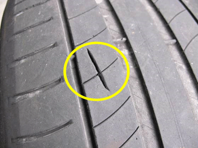 シトロエン　DS5のタイヤ交換　選んだタイヤは、ピレリのチントゥラートP7でした