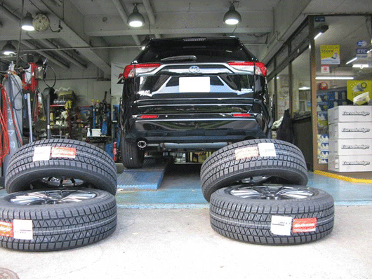 トヨタRAV4　PHVのスタッドレスタイヤ交換　選んだタイヤは、ブリヂストンのブリザックDM-V3でした