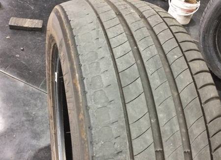 キャデラックXTS リムジンのタイヤ交換　選んだタイヤは、ミシュランのプライマシー3でした
