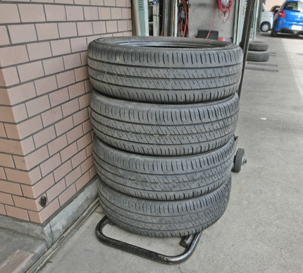 ダイハツ　キャストのタイヤ交換　選んだタイヤは、ブリヂストンのエコピアNH200C